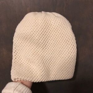 White American Eagle beanie